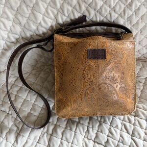 😍Relic Embossed Floral Leather Crossbody in Tan and Dark Brown